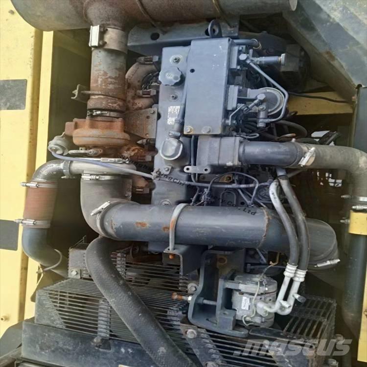 Komatsu 300 Гусеничные экскаваторы