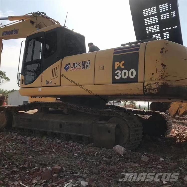 Komatsu 300 Гусеничные экскаваторы