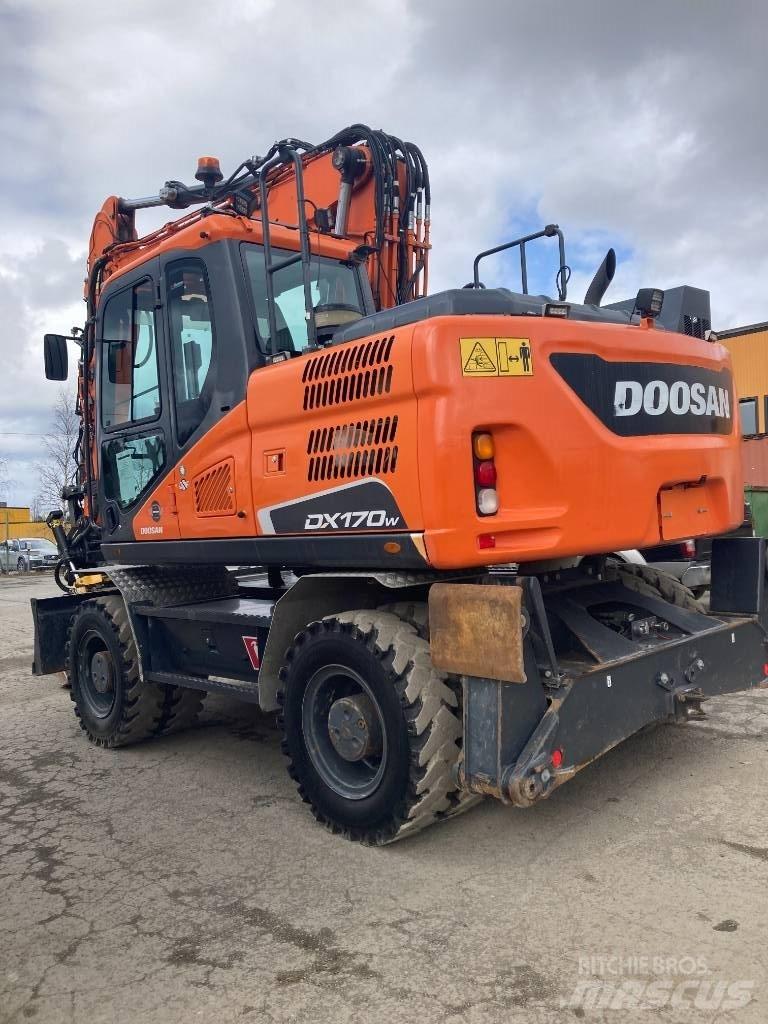 Doosan DX 170 W Колёсные экскаваторы