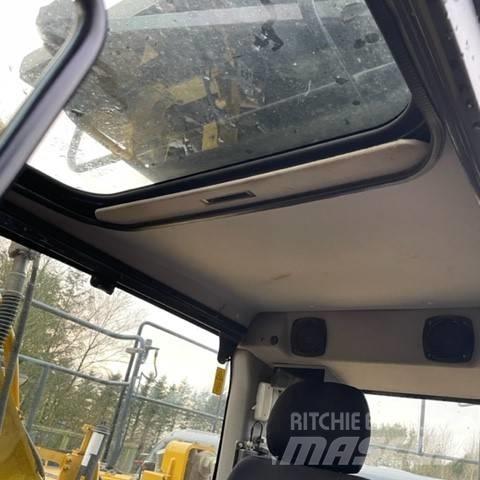 Komatsu PC210 LCI - 10 Трактора
