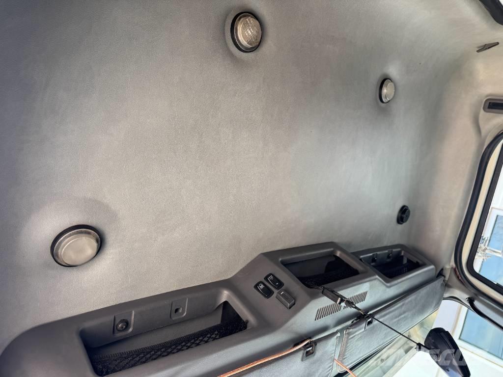 Mack Granite Грузовики-Самосвалы