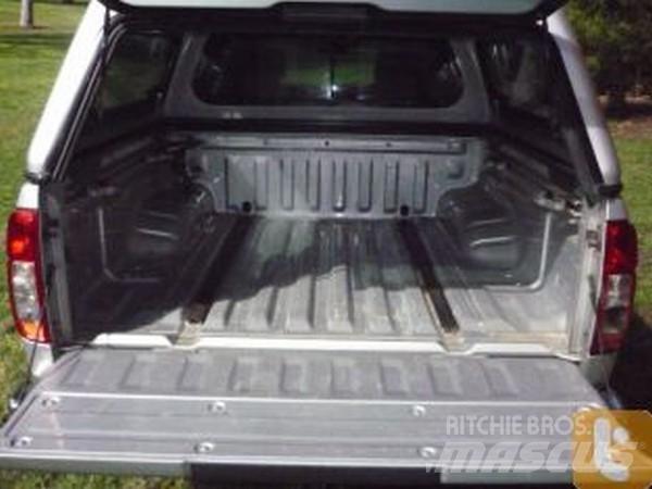 Nissan NAVARA ST-X Изотермический фургон