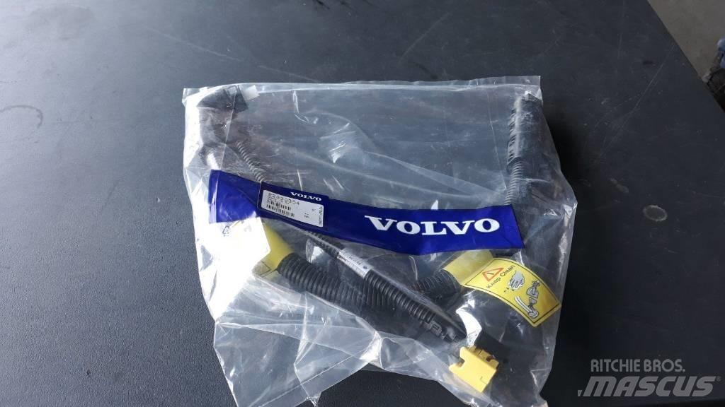 Volvo HOSE 22330354 Коммерческий транспорт - Другие