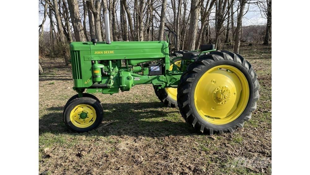 John Deere 40T Трактора