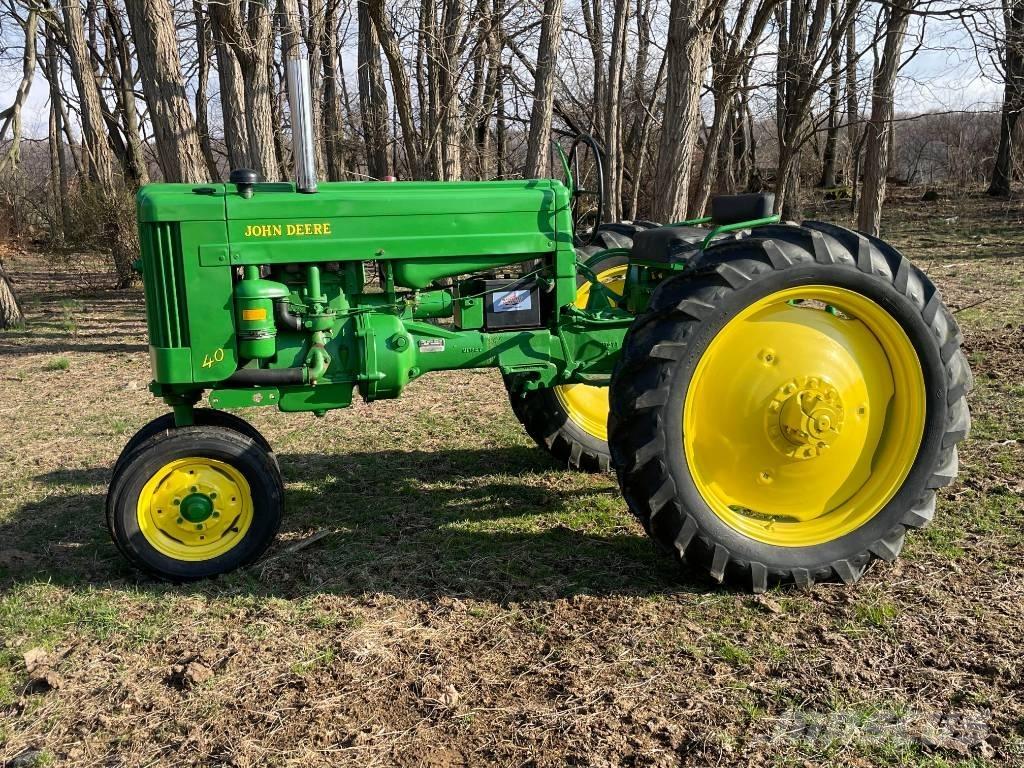John Deere 40T Трактора