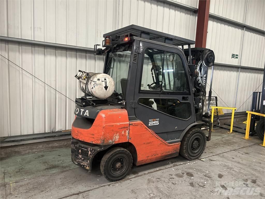 Toyota 02-8FGF25 Газовые погрузчики