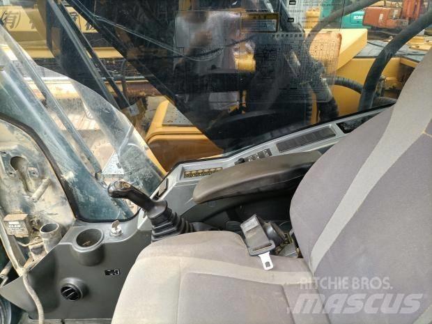 Hyundai 220LC Гусеничные экскаваторы