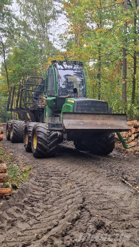 John Deere 1010 E Форвардеры