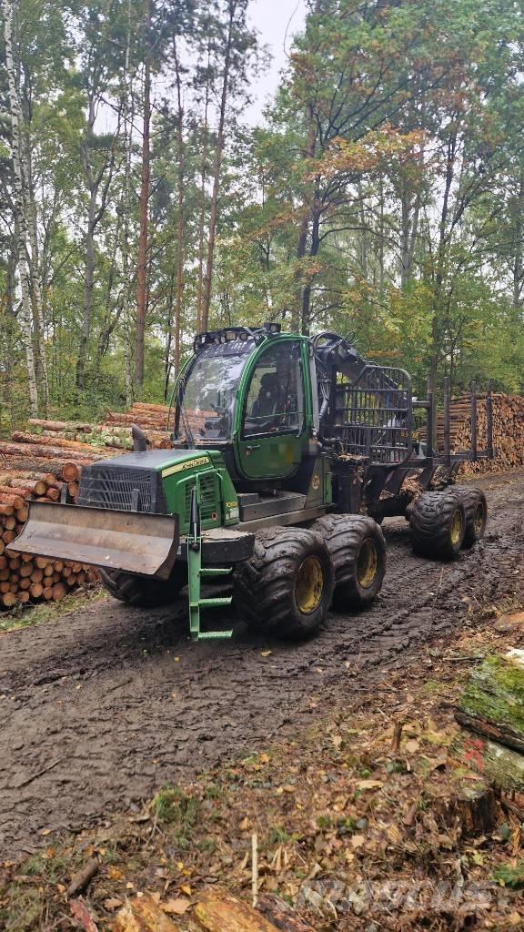 John Deere 1010 E Форвардеры