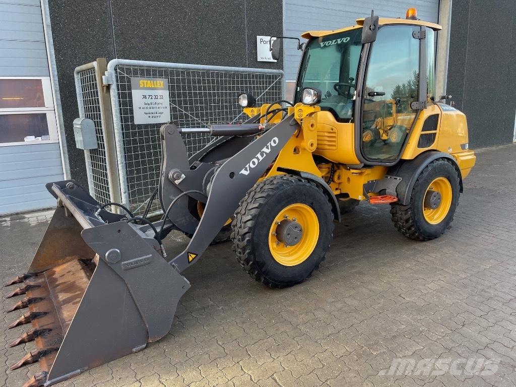 Volvo L28F Малые погрузчики