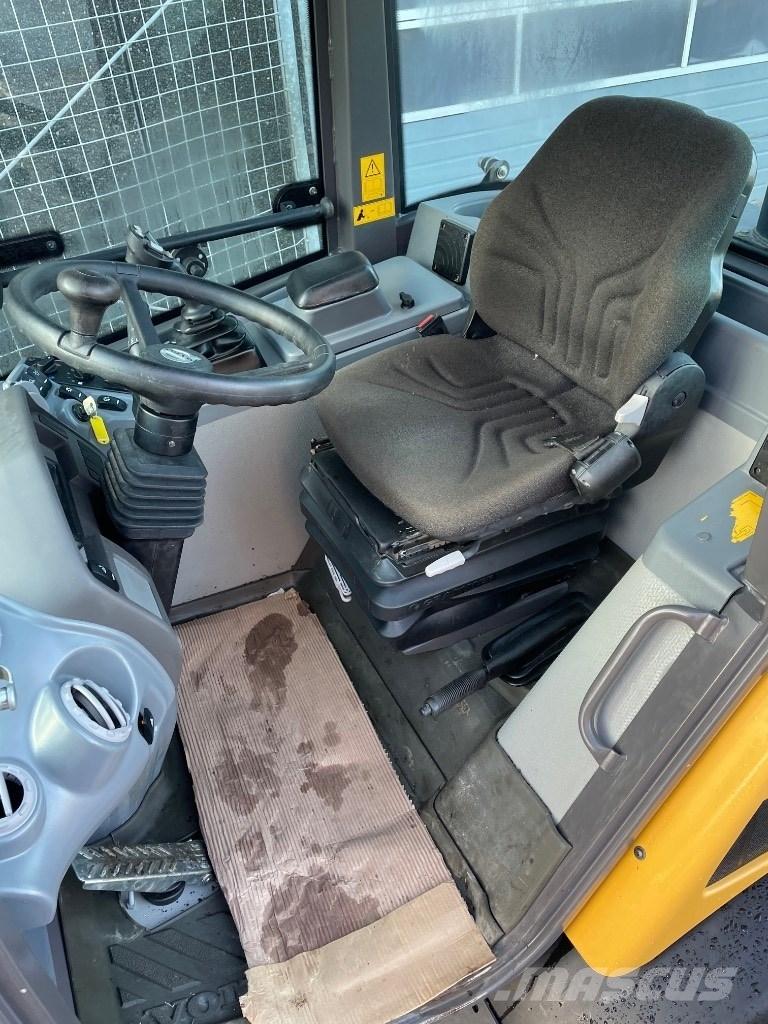 Volvo L28F Малые погрузчики