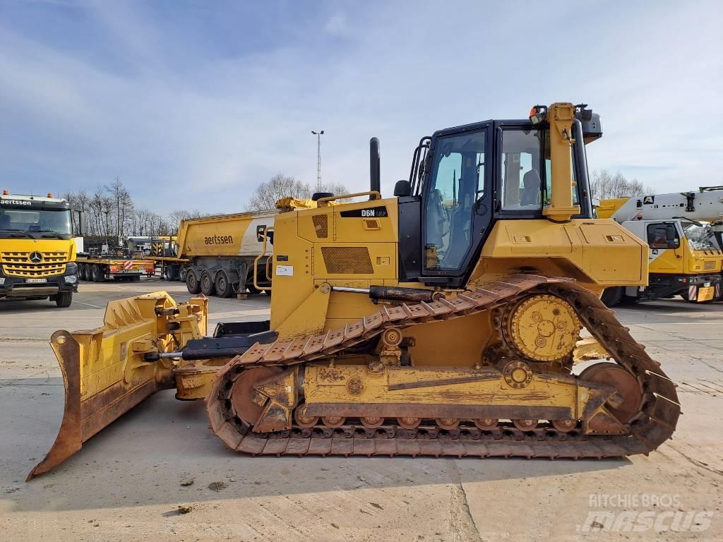 CAT D6N LGP Гусеничные бульдозеры