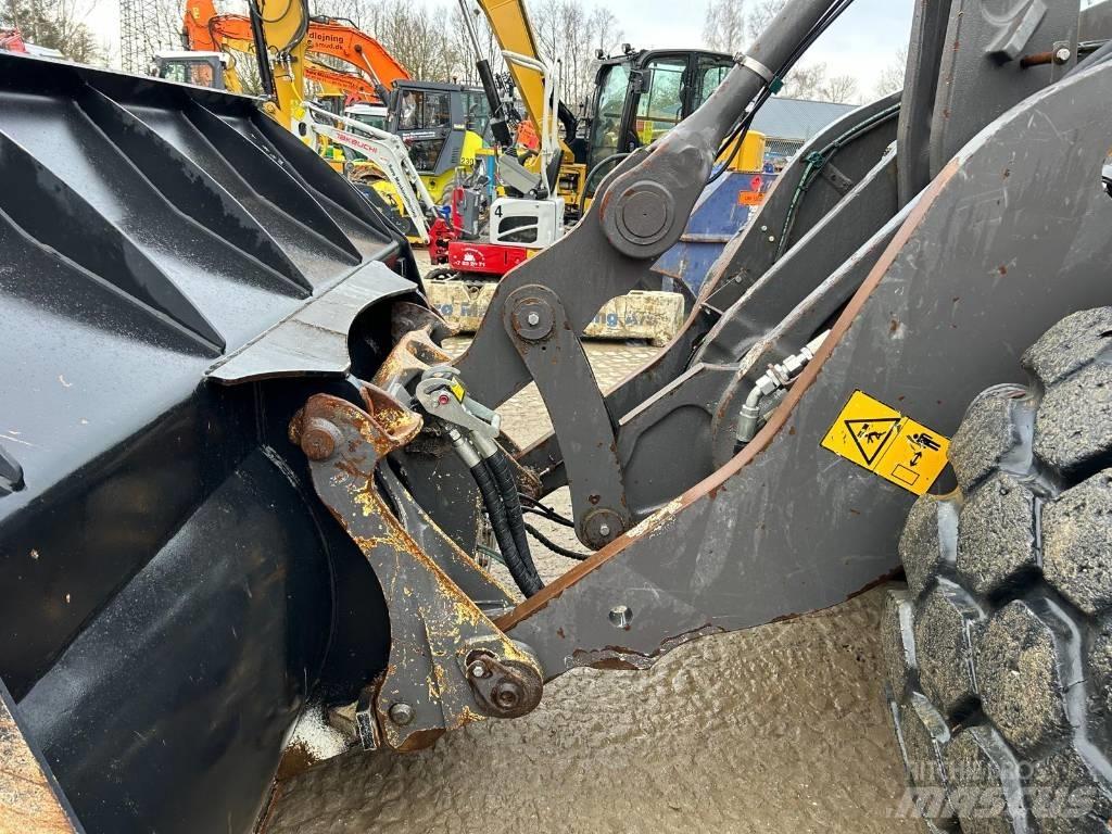 Volvo L 120 H Фронтальные погрузчики
