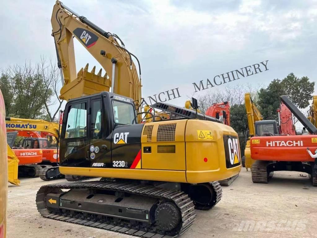 CAT 323 D2 Гусеничные экскаваторы