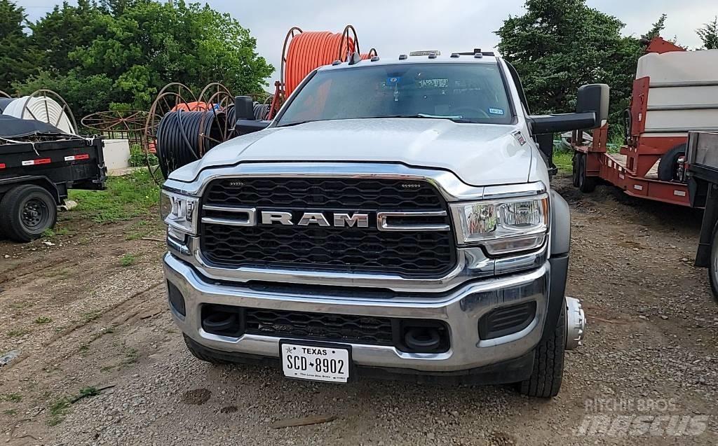 RAM 5500 Грузовики-платформы/боковая разгрузка