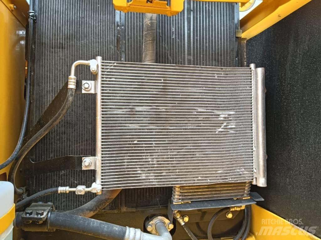 Komatsu PC 240 Гусеничные экскаваторы