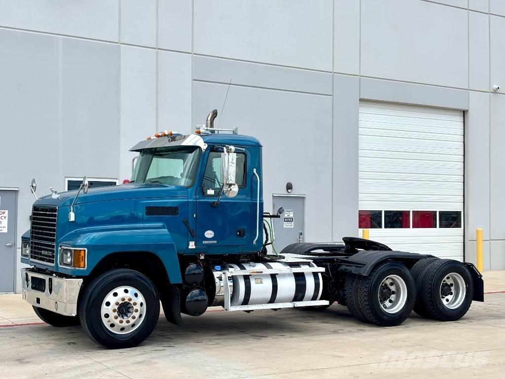 Mack Pinnacle Седельные тягачи