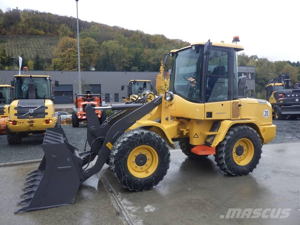 Volvo L 30 G Фронтальные погрузчики