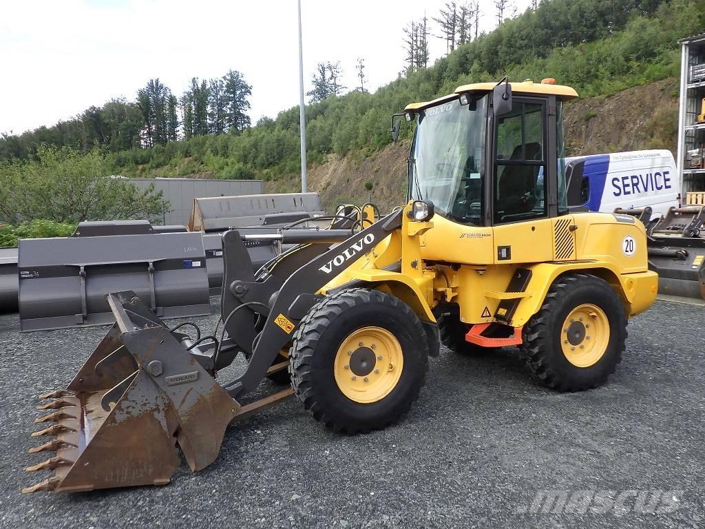 Volvo L 30 G Фронтальные погрузчики