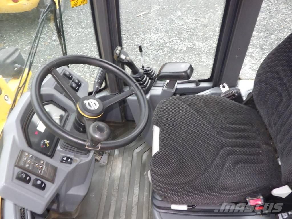 Volvo L 30 G Фронтальные погрузчики