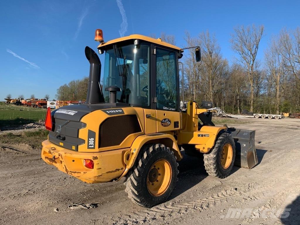 Volvo L 30 G Фронтальные погрузчики