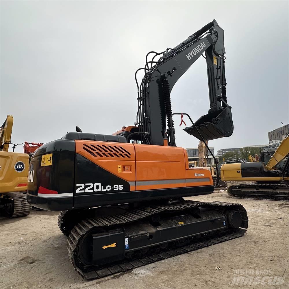 Hyundai R220LC-9S Гусеничные экскаваторы