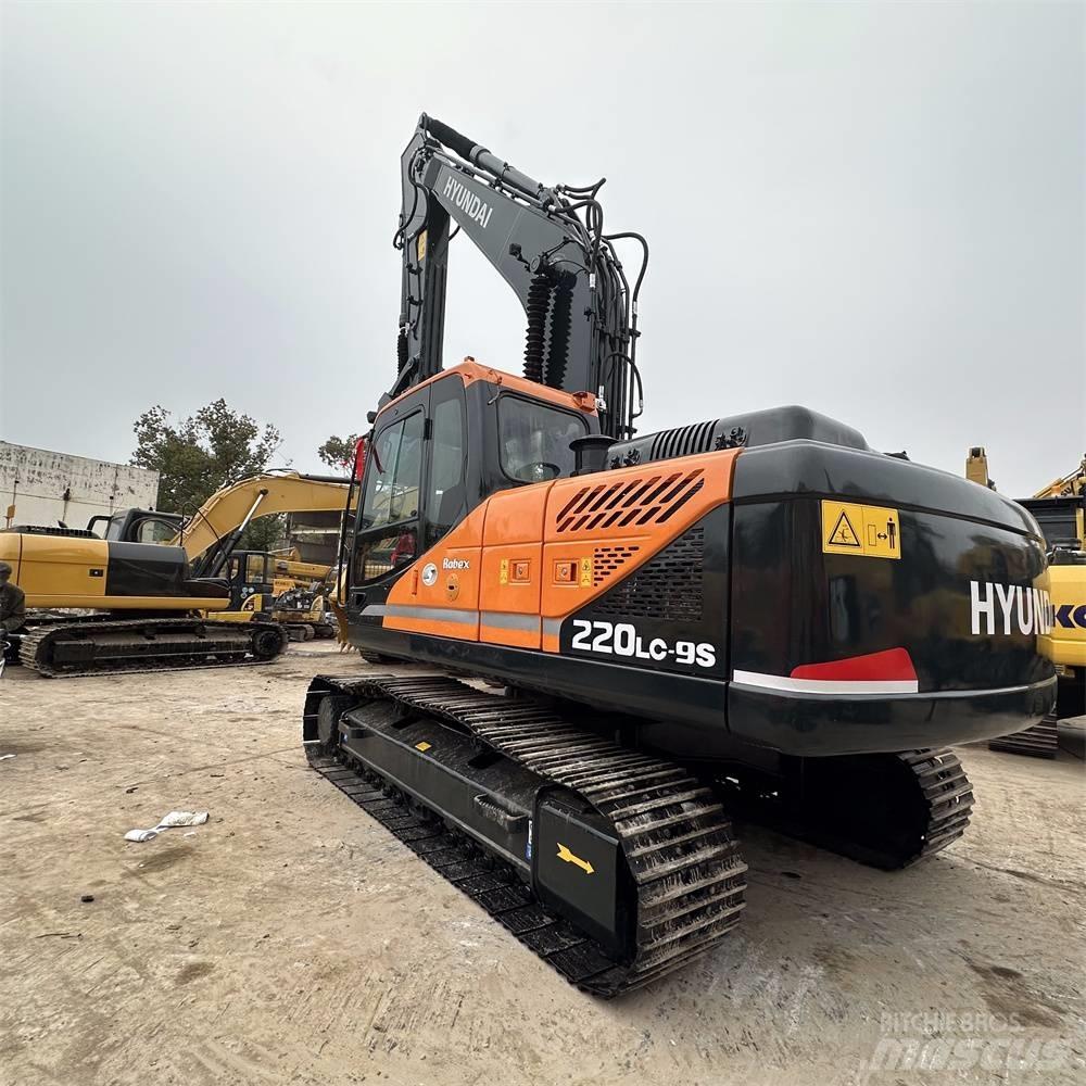 Hyundai R220LC-9S Гусеничные экскаваторы