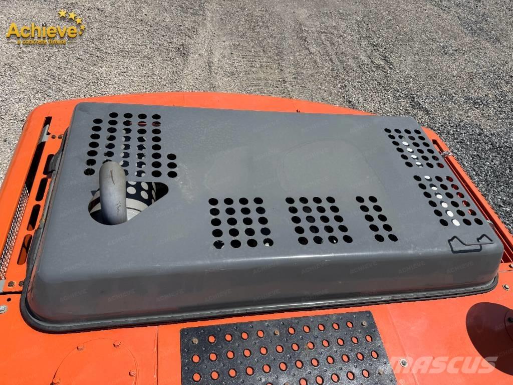 Hitachi ZX 210 Гусеничные экскаваторы