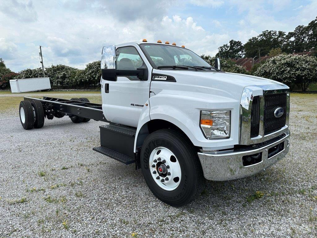 Ford F 750 Шасси с кабиной