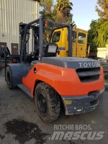 Toyota 8FD70U Дизельные погрузчики