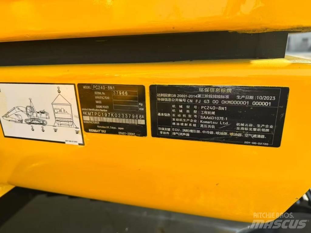 Komatsu 240-8N1 Гусеничные экскаваторы