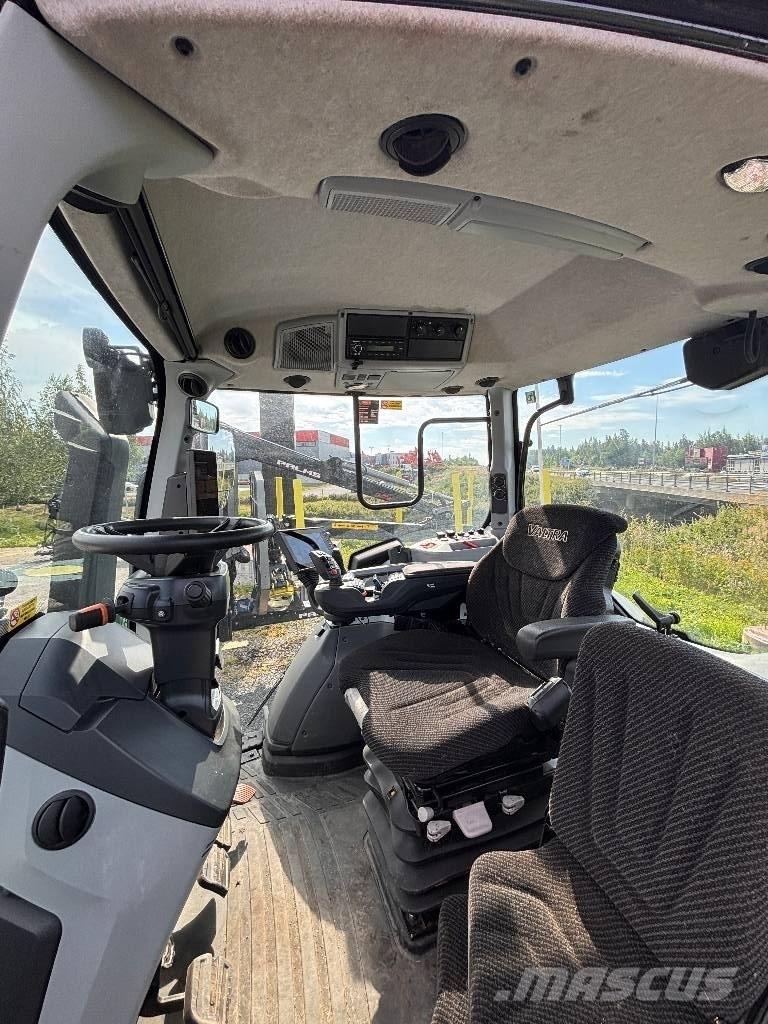 Valtra T215 Versu Трактора