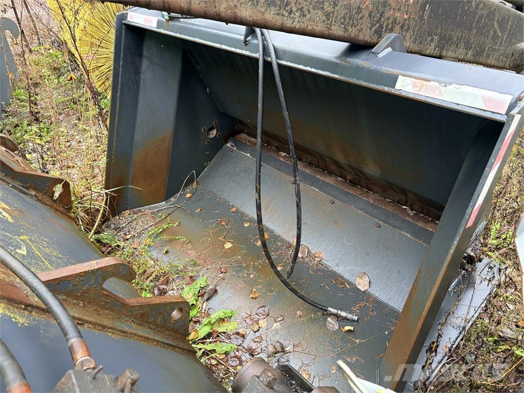 Snowstar HK700L Пескоразбрасыватели