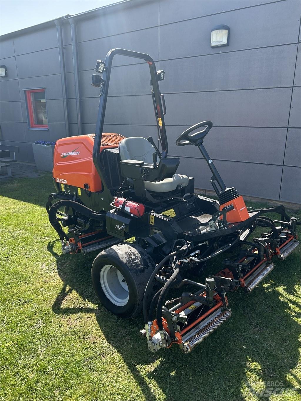 Jacobsen *SÅLD* SLF530 Косилки фарватера