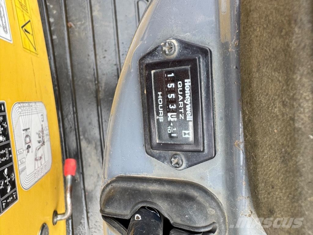 Yanmar SV08 (1C171) Мини-экскаваторы