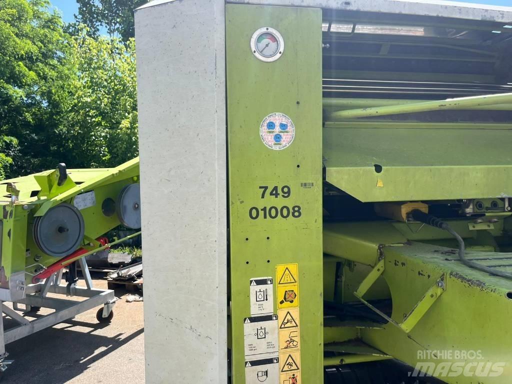 CLAAS Rollant 240 Рулонные пресс-подборщики
