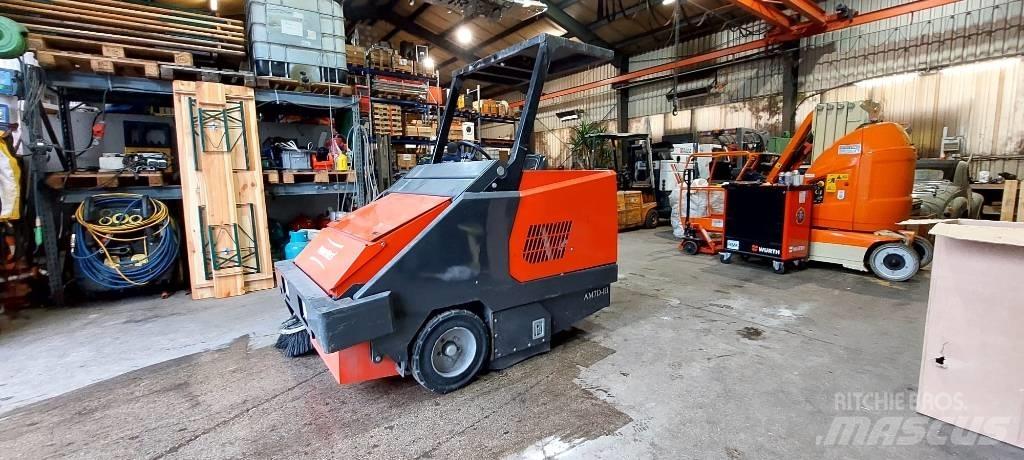 Powerboss SW6XKLPG Вакуумные уборочные машины