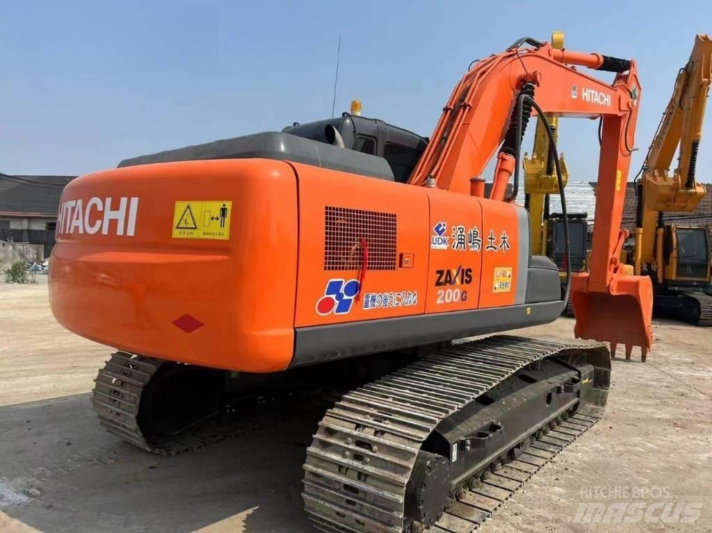 Hitachi ZX 200 Гусеничные экскаваторы