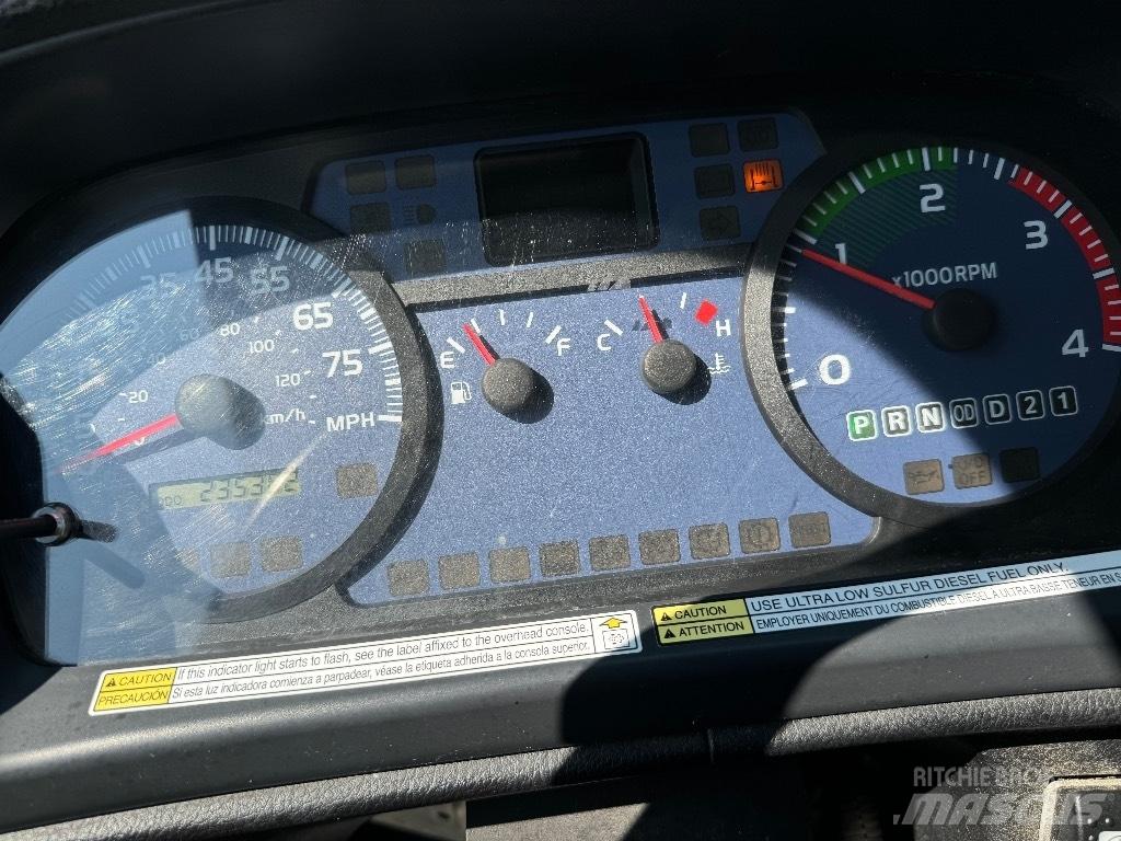 Hino 238 Грузовики-Фургоны