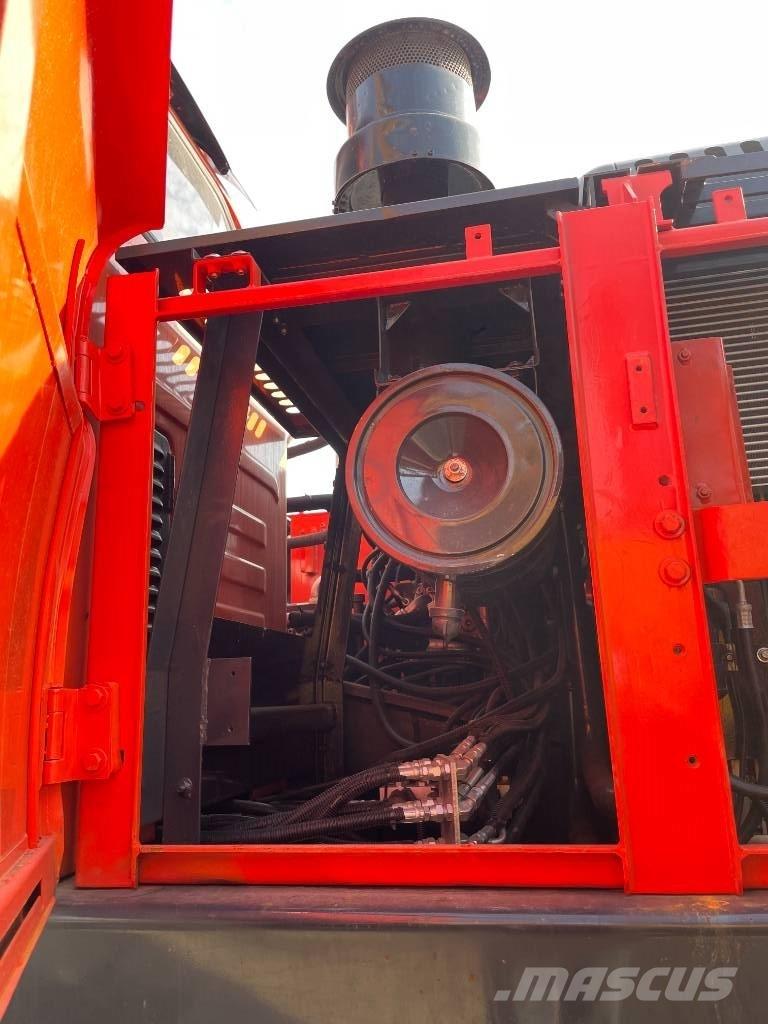Doosan DX 225 LCA Гусеничные экскаваторы