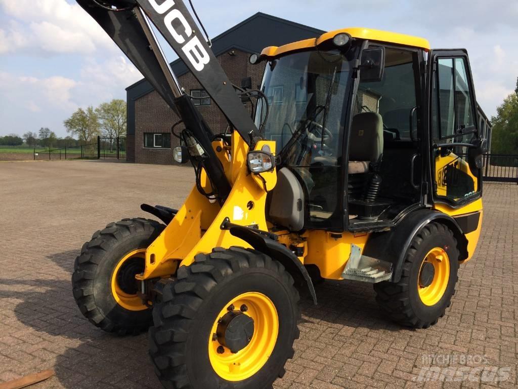 JCB 406 Фронтальные погрузчики