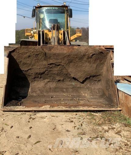 Volvo L 120 E Фронтальные погрузчики