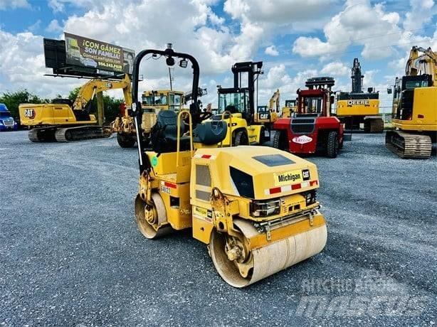 CAT CB 24 Катки тротуарные