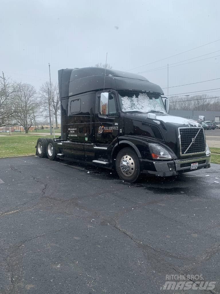 Volvo VNL730 Седельные тягачи