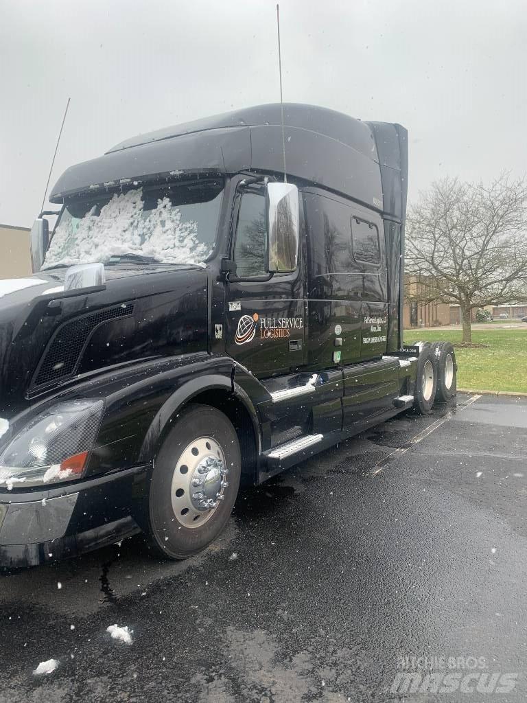 Volvo VNL730 Седельные тягачи