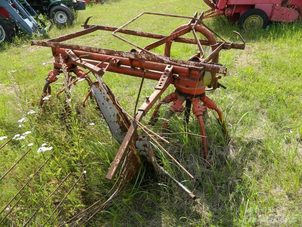 Kuhn 3.2 Грабли-ворошилки