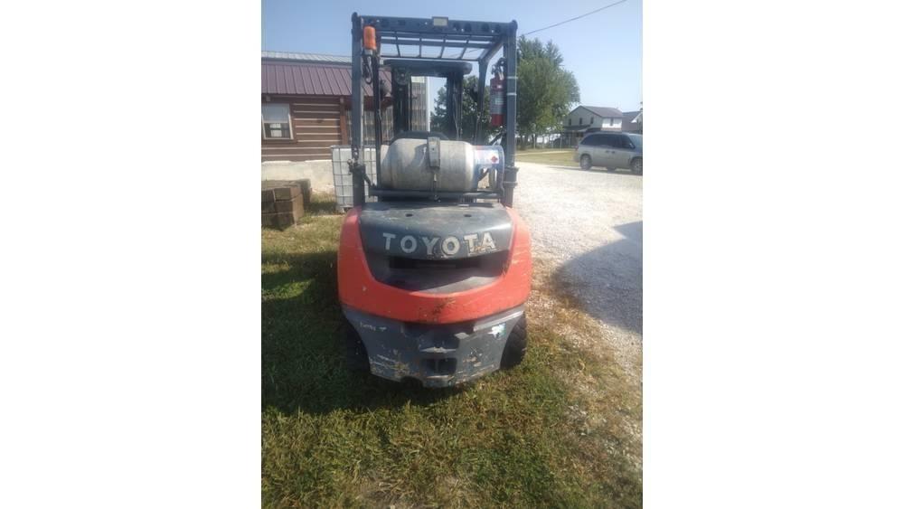 Toyota 8fu25 Другие складские механизмы