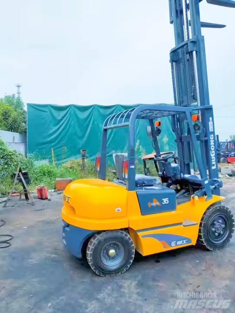 LiuGong CPC 35 Дизельные погрузчики