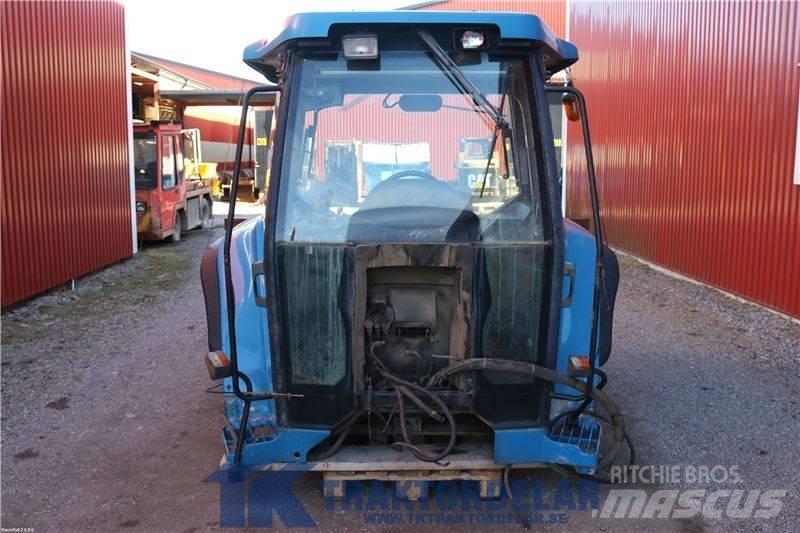 New Holland 8870 Кабины