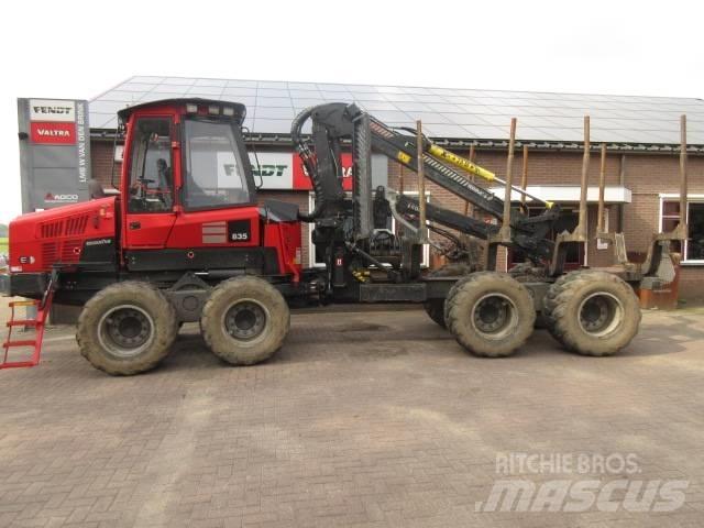 Komatsu 835 Форвардеры